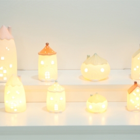 CERAMIC DECOR HOUSE WITH LED